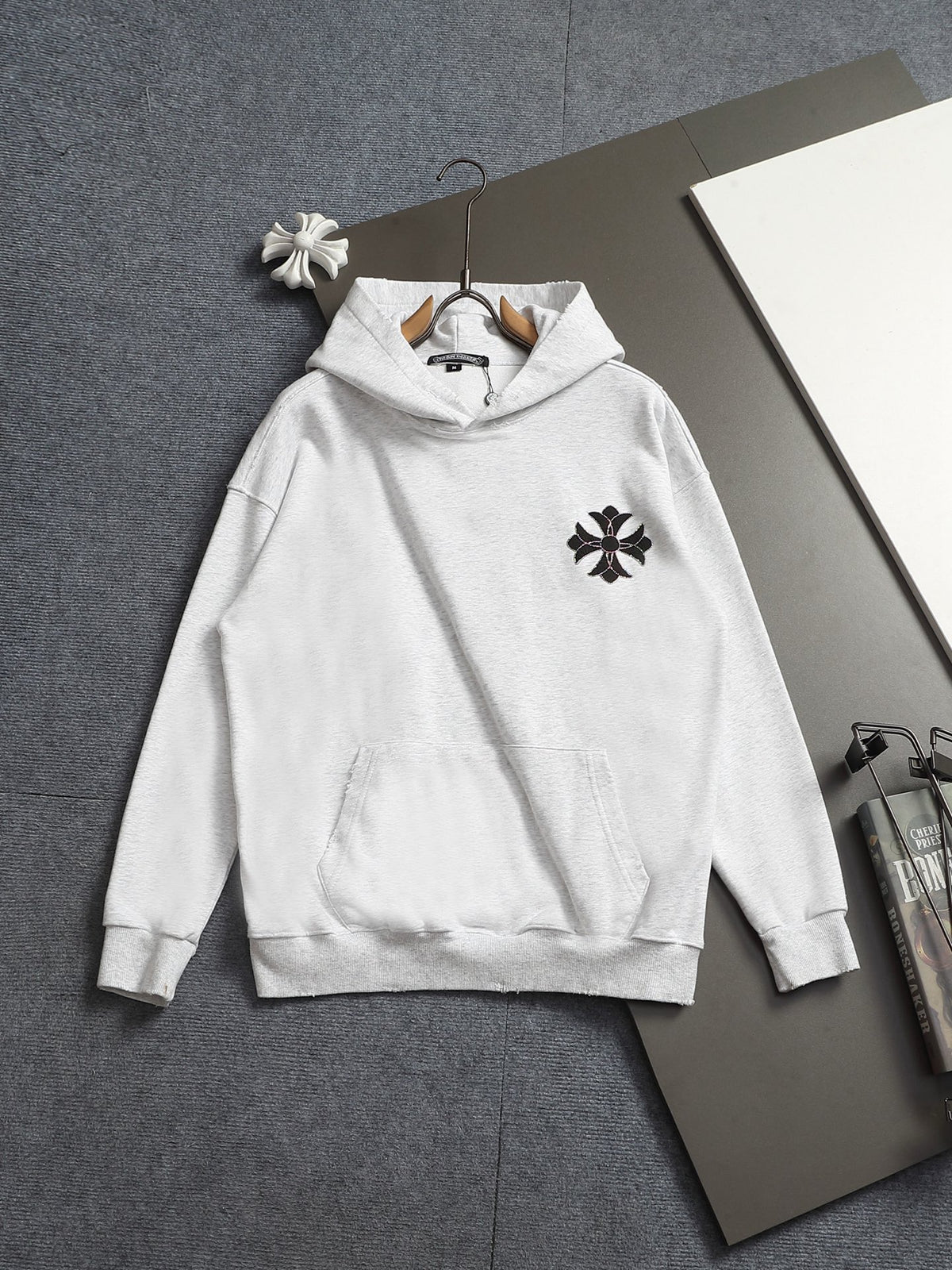 Classic Fit Hoodie-10034