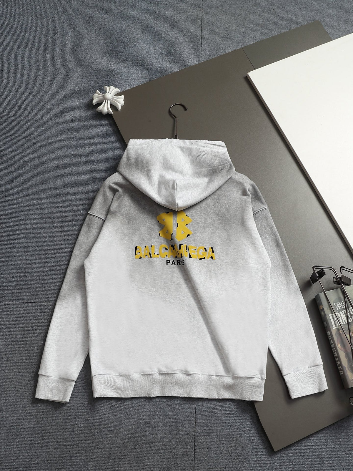 Classic Fit Hoodie-10038