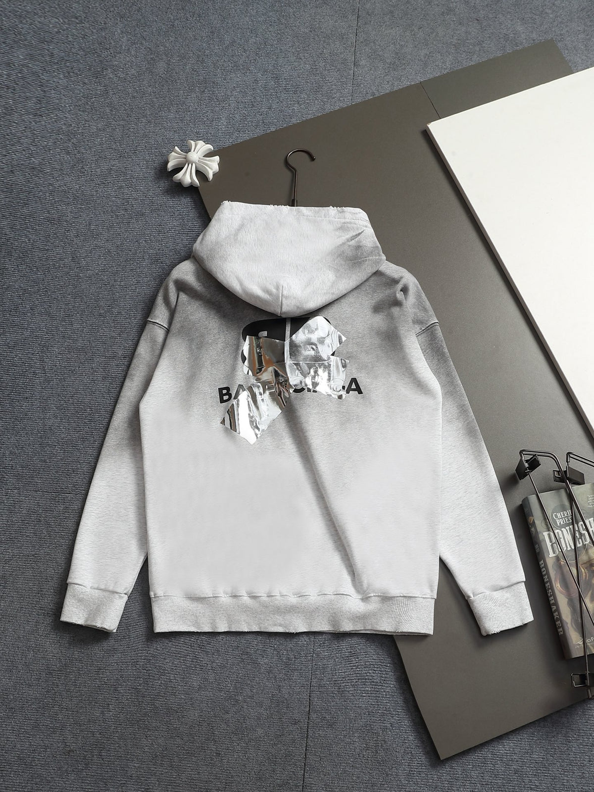 Classic Fit Hoodie-10040