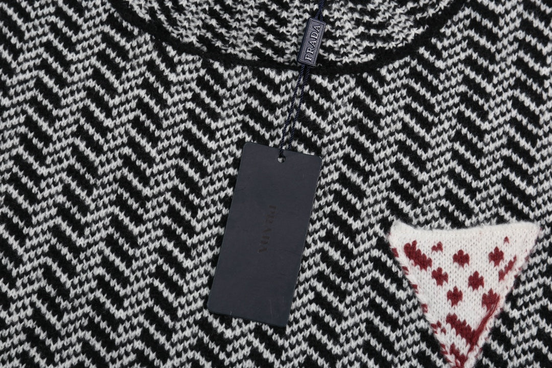 Classic Fashion Sweater-10095