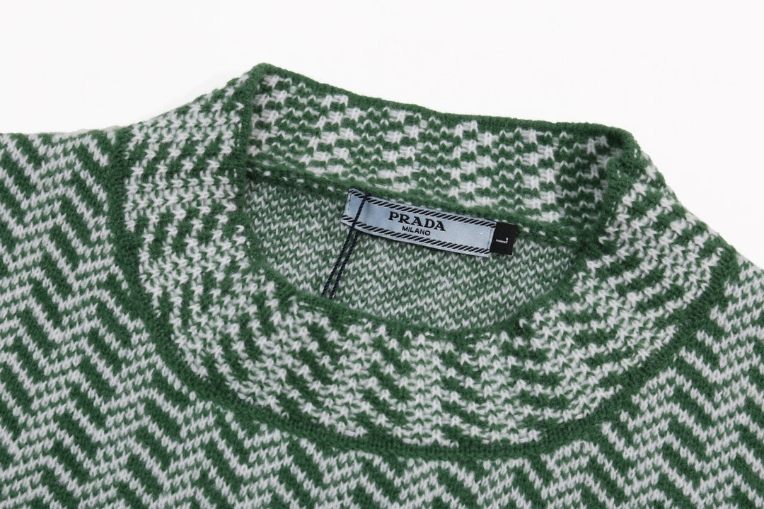 Classic Fashion Sweater-10096