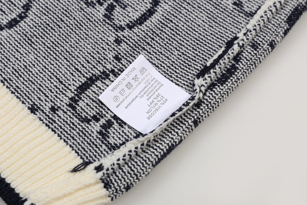 Classic Fashion Sweater-10251