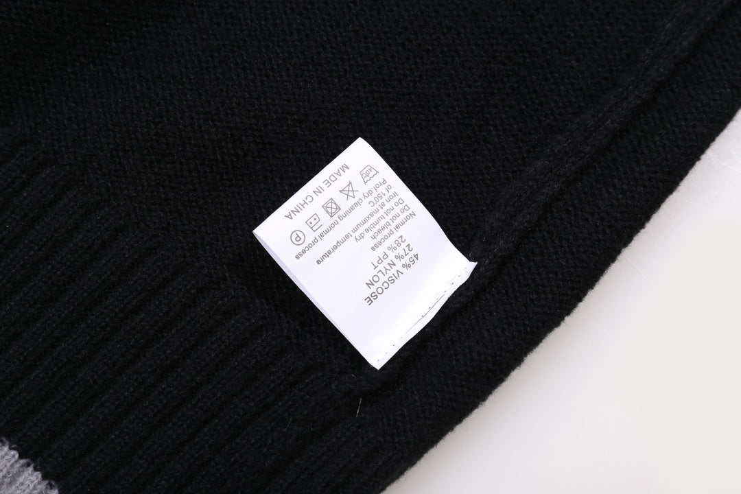 Classic Fashion Sweater-10304