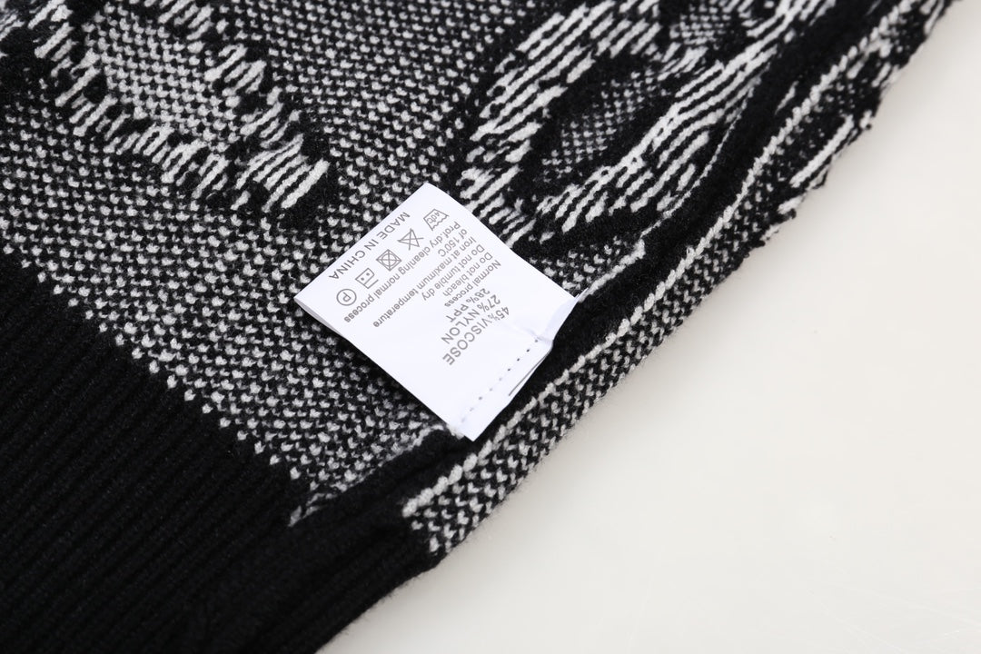Classic Fashion Sweater-10328