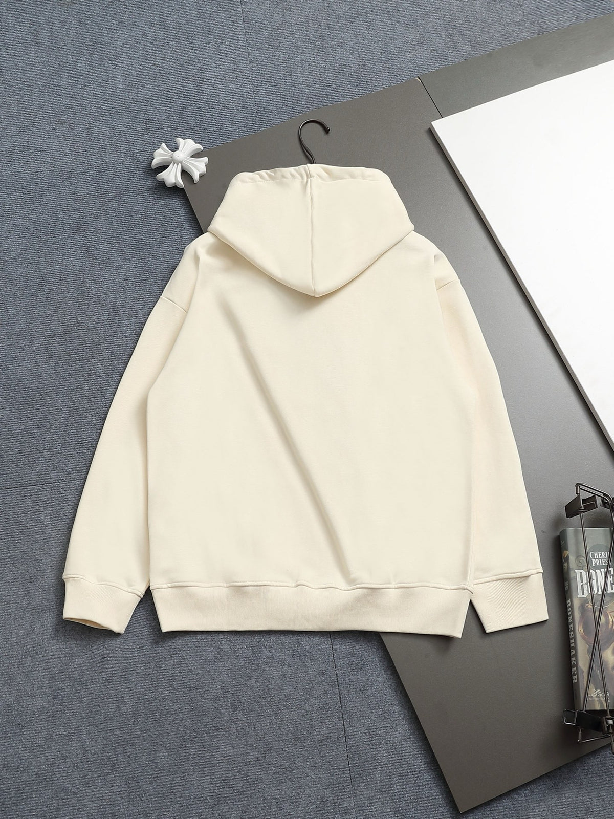 Classic Fit Hoodie-2697-10