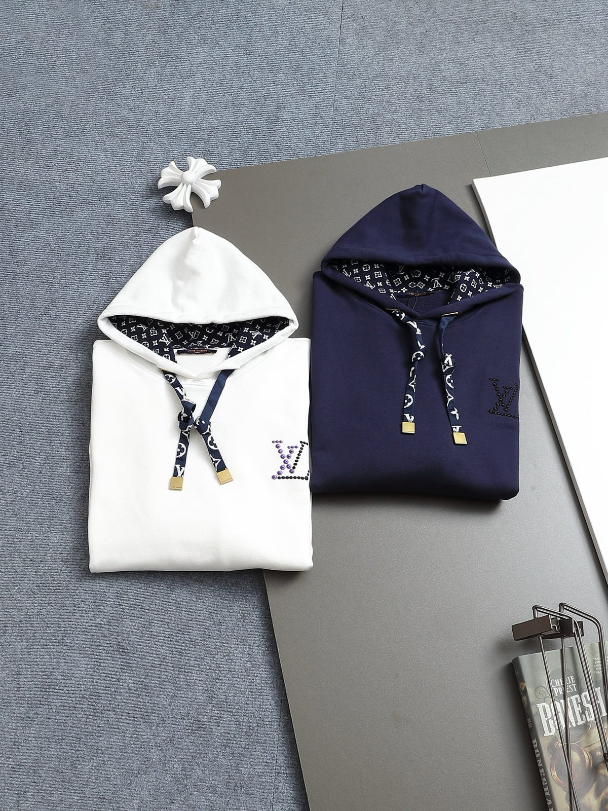 Classic Fit Hoodie-2697-16
