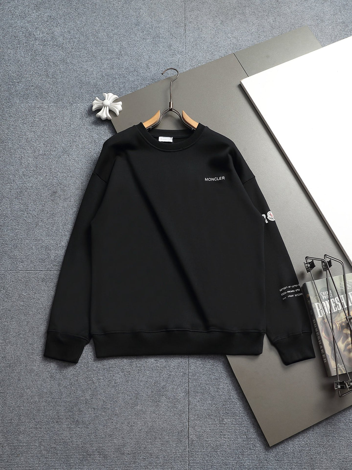 Classic Fit Hoodie-2697-18