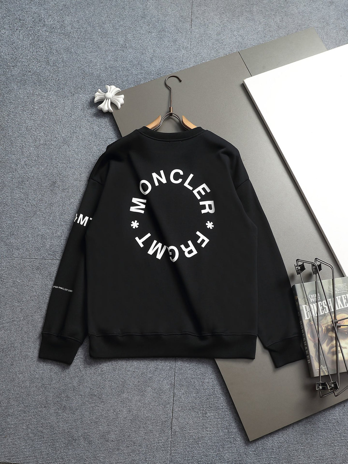 Classic Fit Hoodie-2697-18