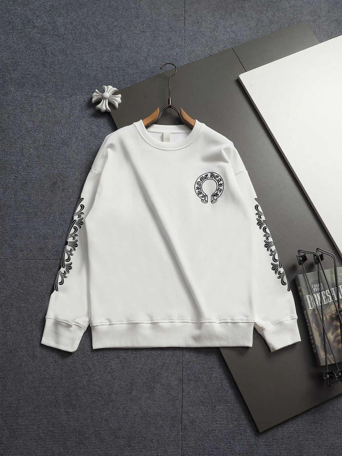 Classic Fit Hoodie-2697-22