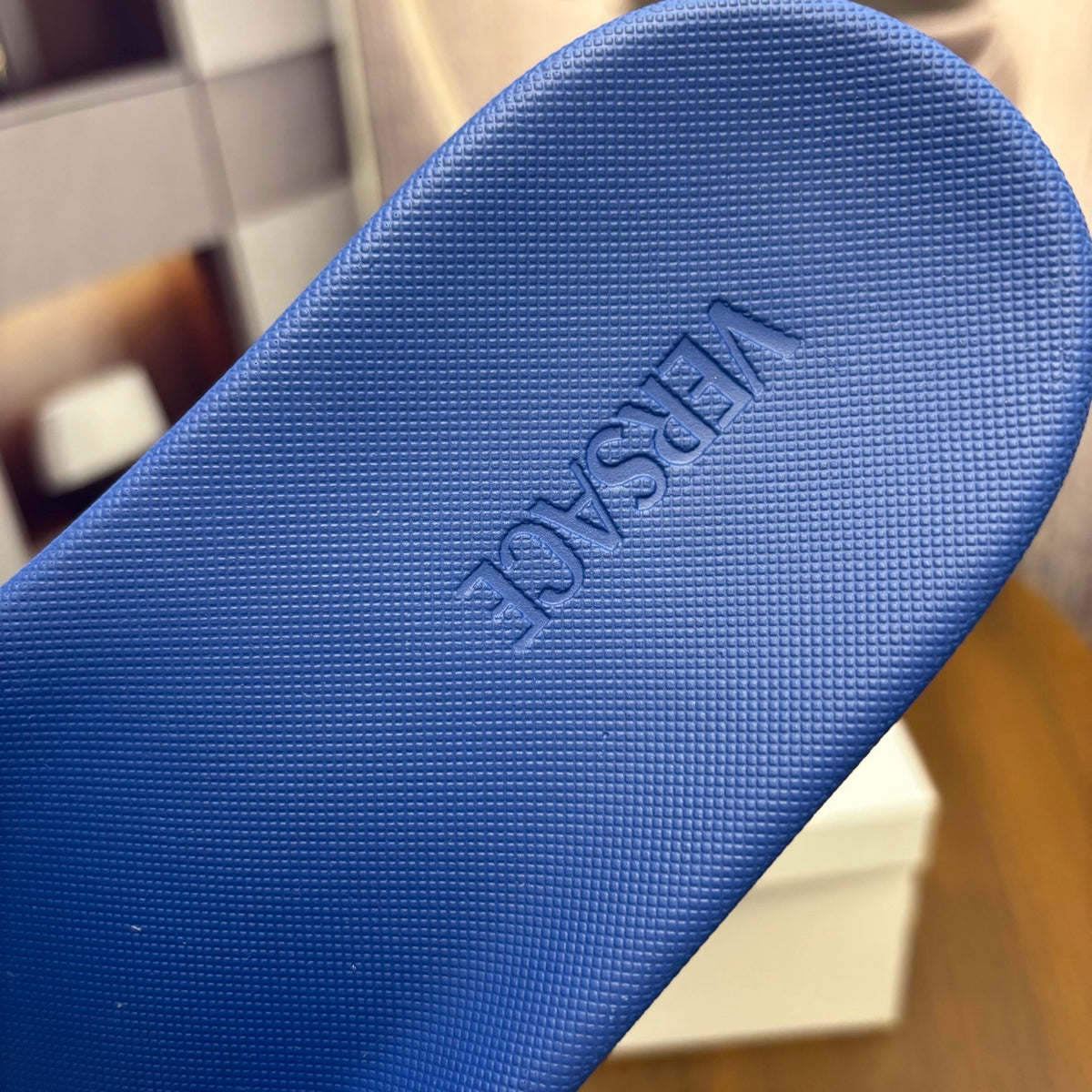 Fashionable Slippers-01