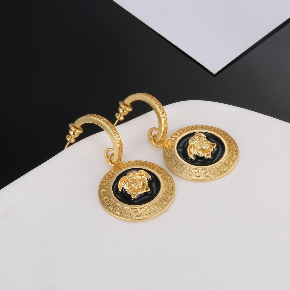 Fashionable drop earrings-1