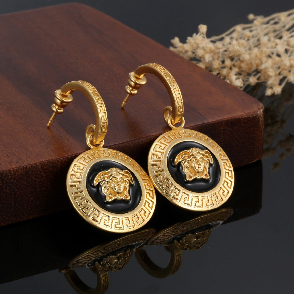 Fashionable drop earrings-1