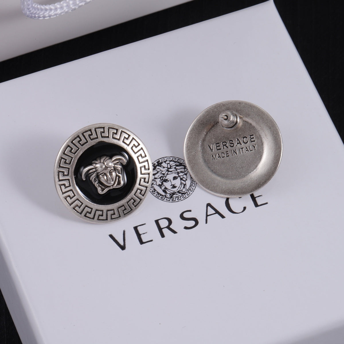 Fashionable drop earrings-2