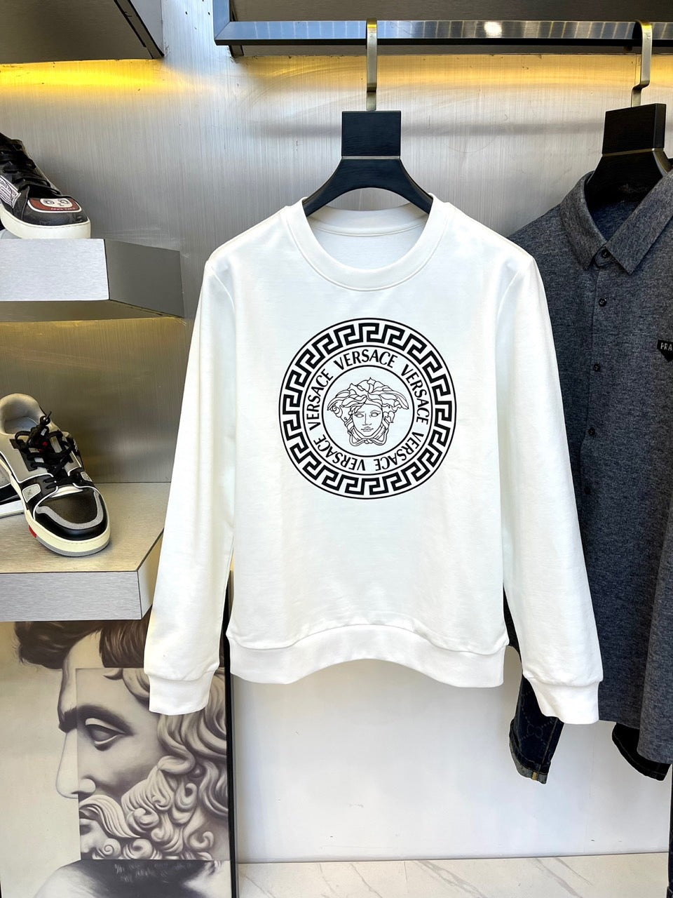 Classic Fit Hoodie-10043