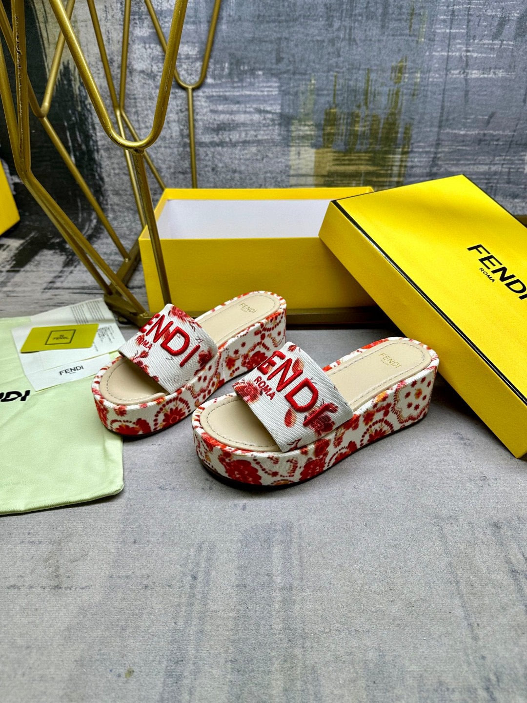 High-end women's slippers-5