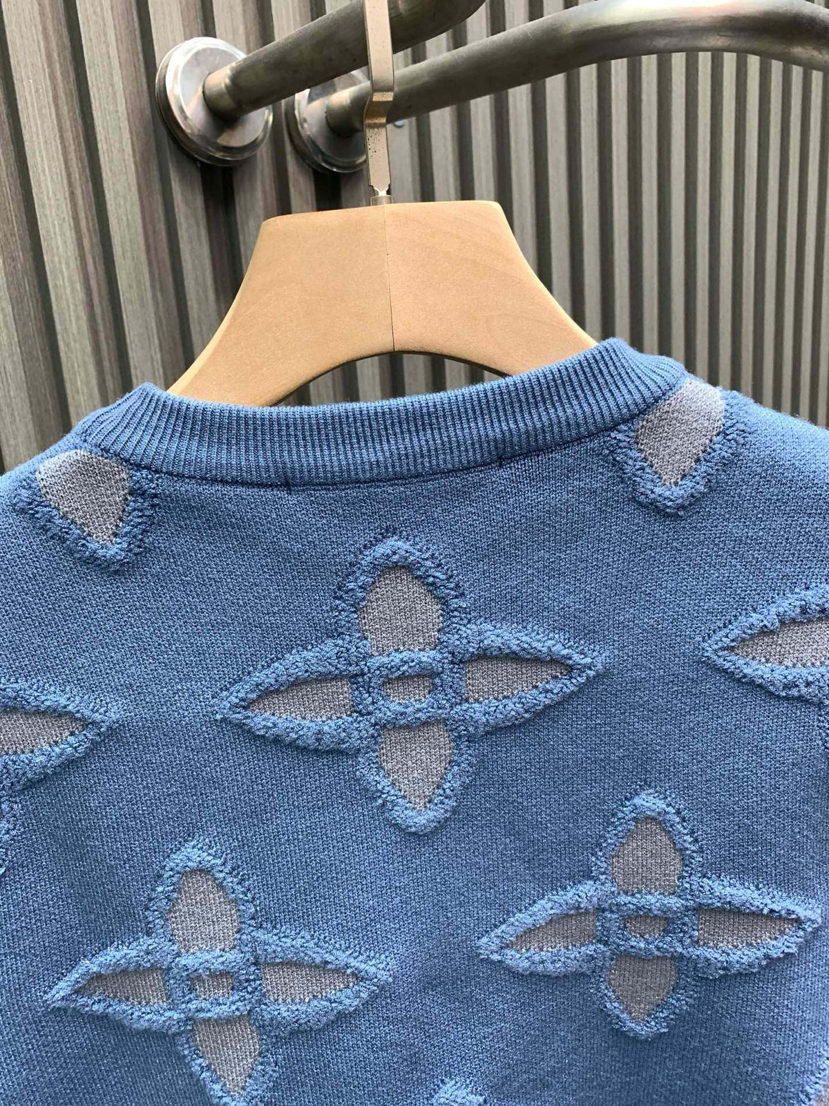 Classic Fashion Sweater-10001