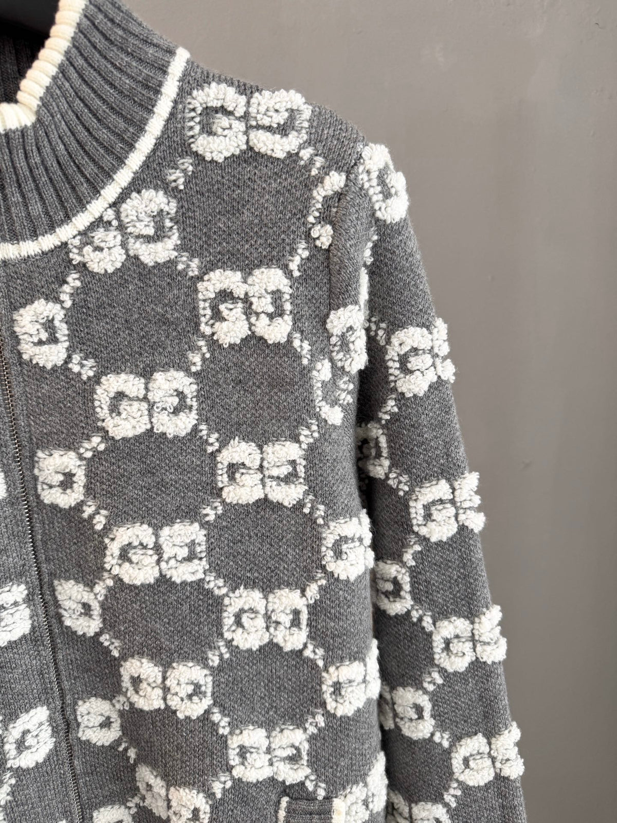 Classic Fashion Sweater-10002
