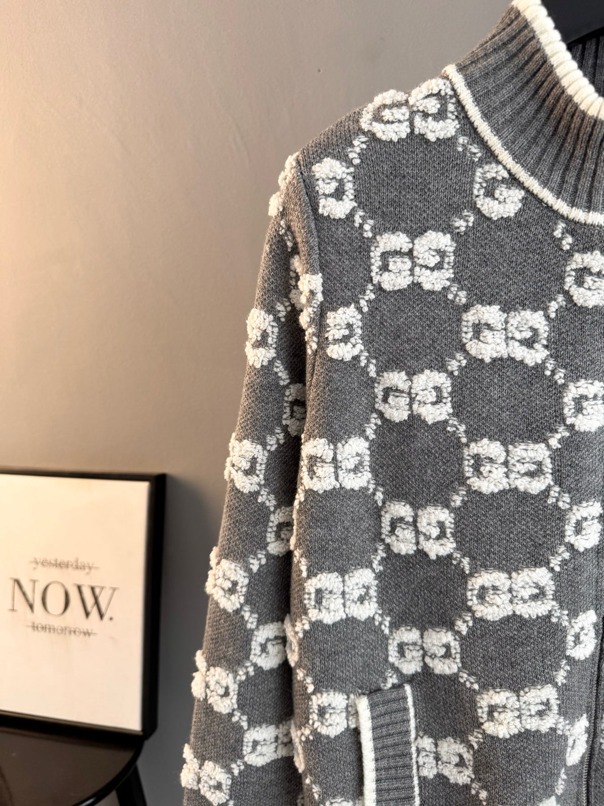Classic Fashion Sweater-10002