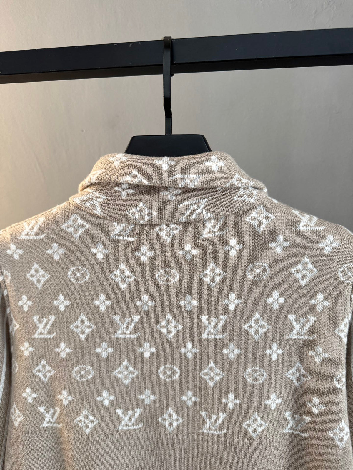Classic Fashion Sweater-10003