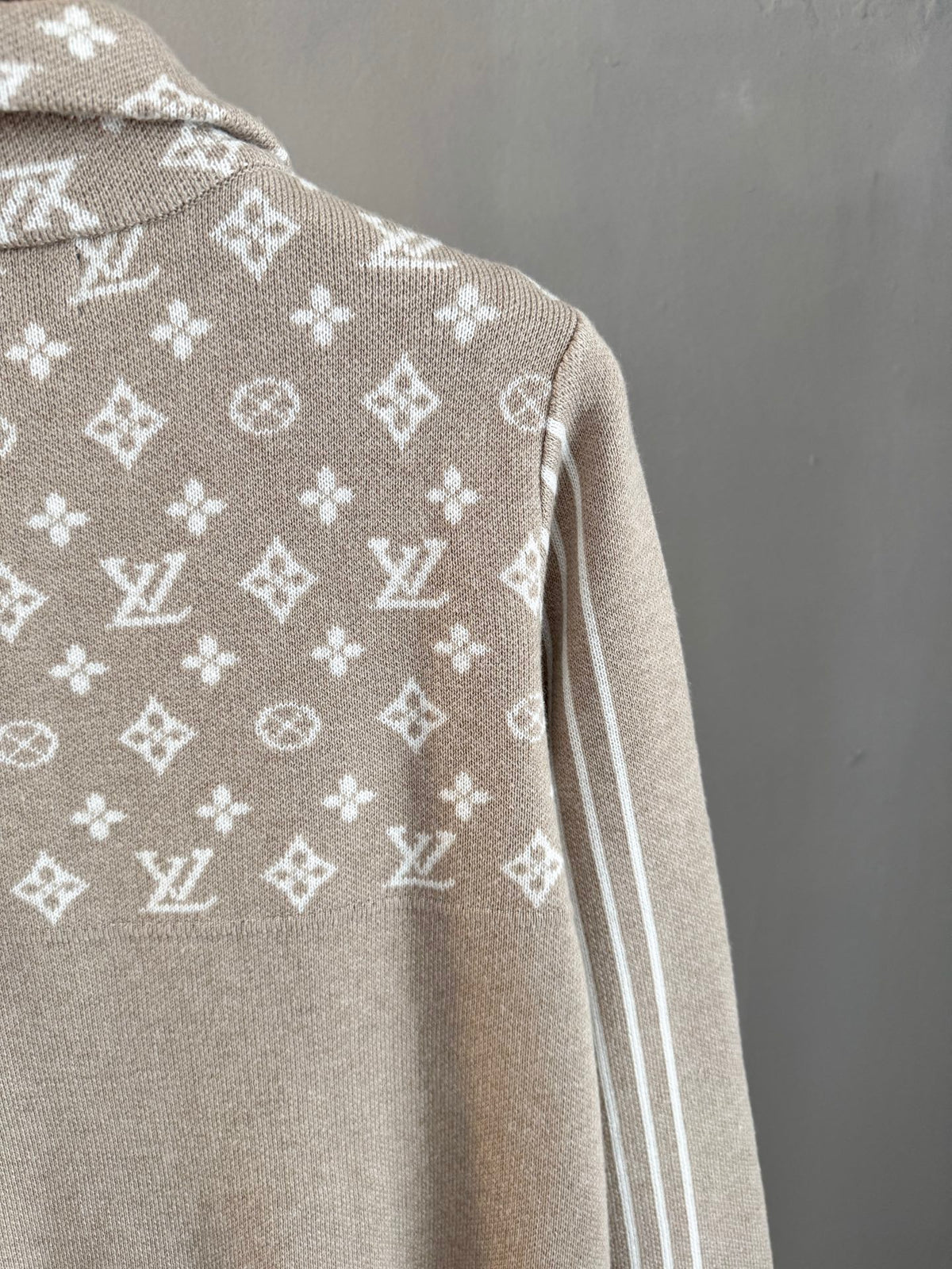 Classic Fashion Sweater-10003