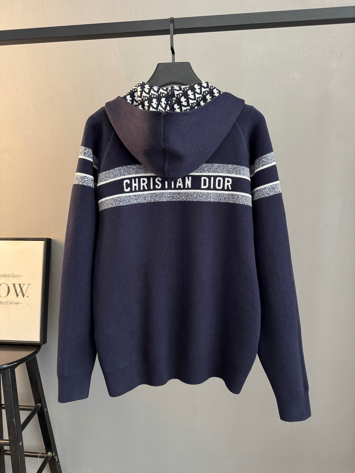 Classic Fashion Sweater-10005