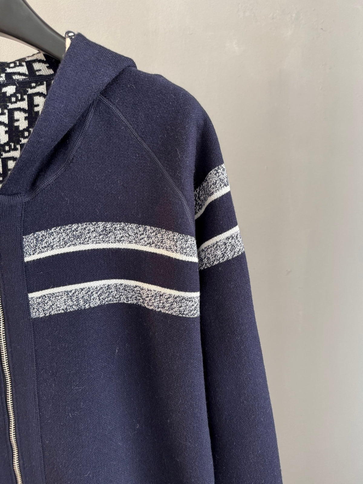 Classic Fashion Sweater-10005