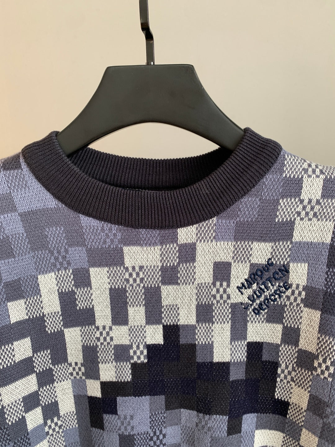 Classic Fashion Sweater-10008