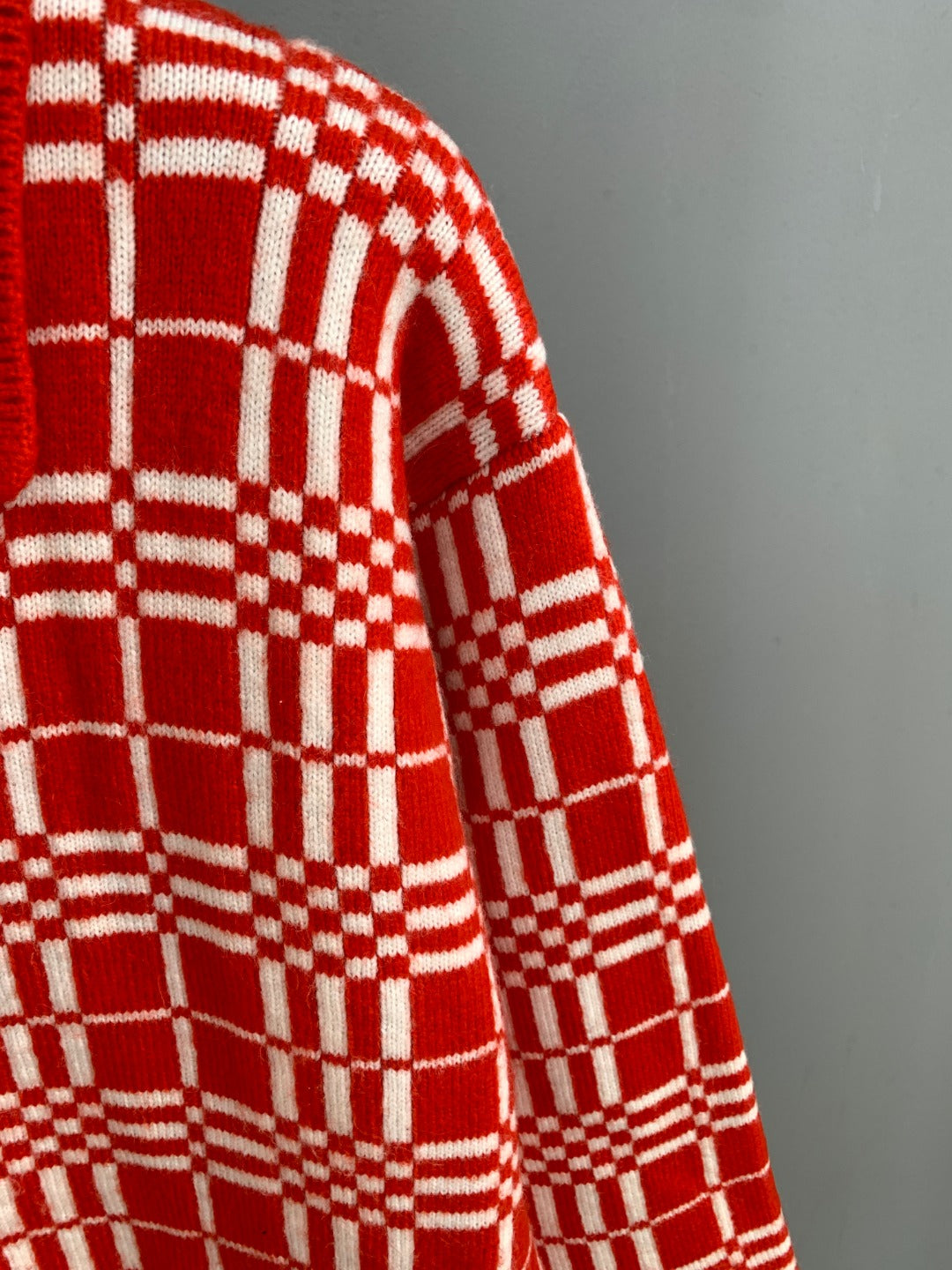 Classic Fashion Sweater-10010