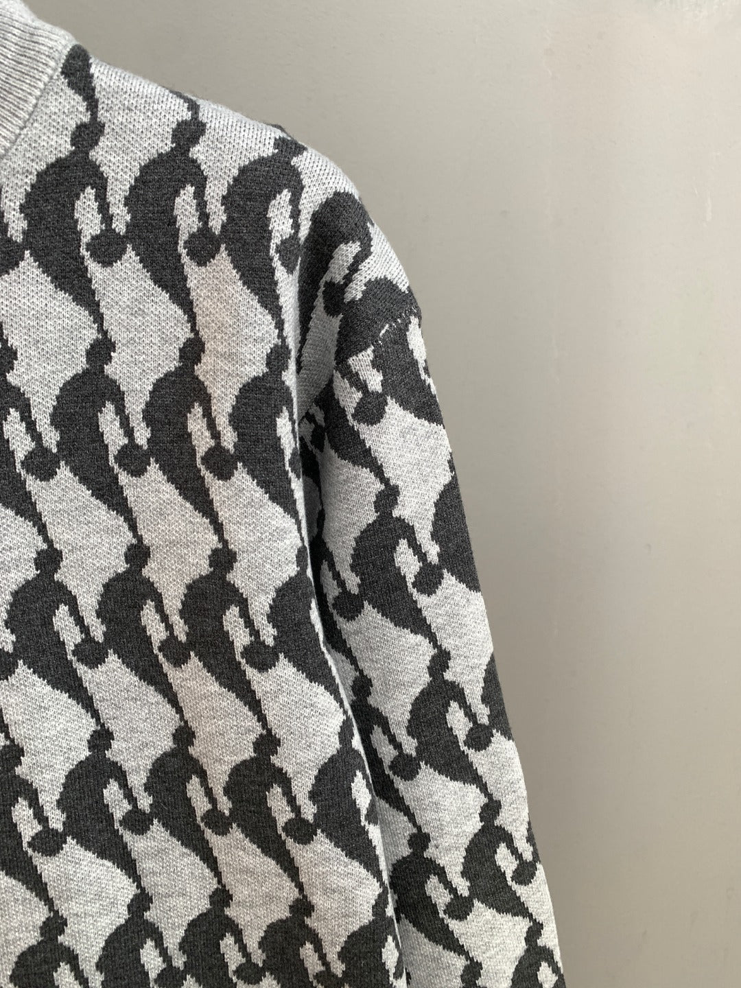 Classic Fashion Sweater-10011