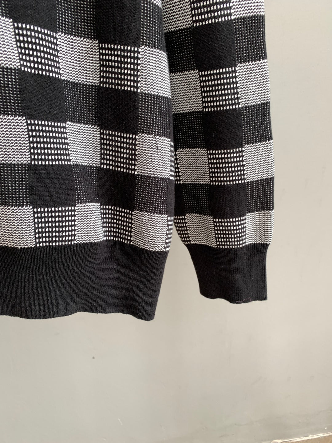 Classic Fashion Sweater-10017