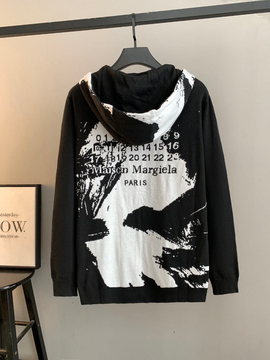 Classic Fashion Sweater-10022