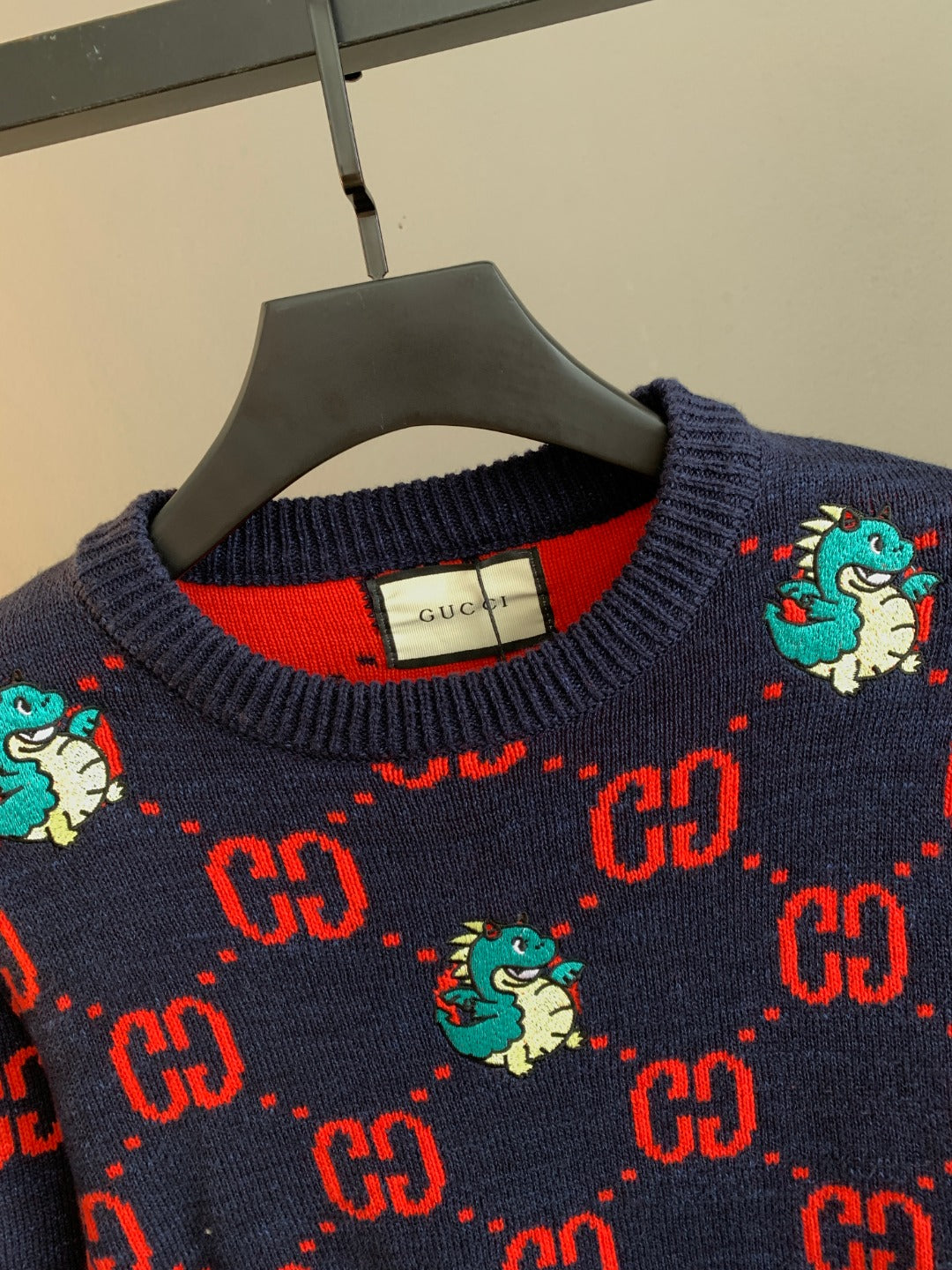 Classic Fashion Sweater-10023