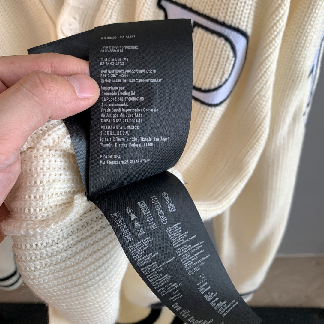Classic Fashion Sweater-10031