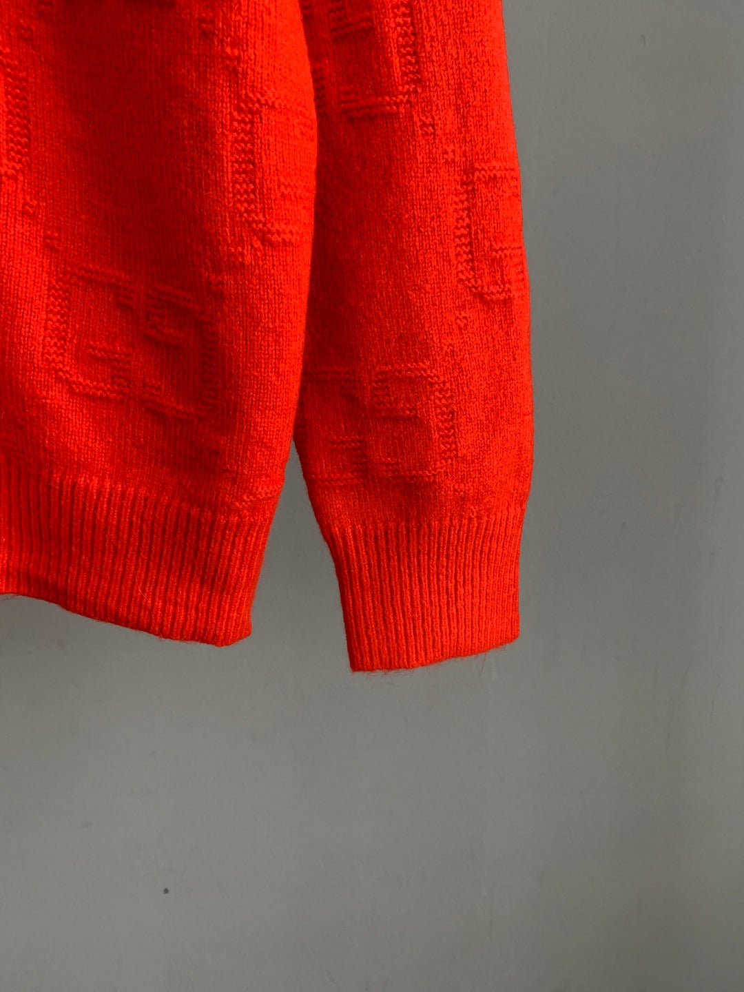 Classic Fashion Sweater-10033