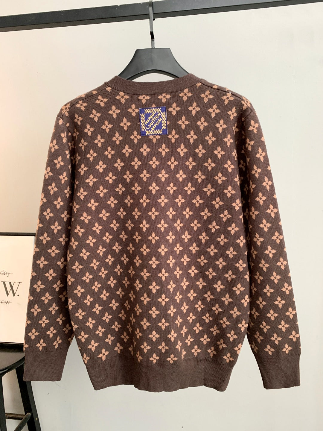 Classic Fashion Sweater-10039