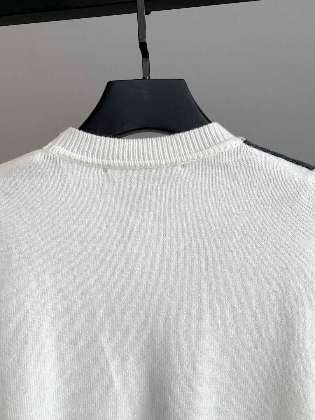 Classic Fashion Sweater-10045