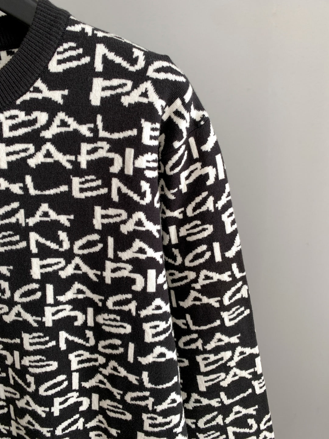 Classic Fashion Sweater-10058