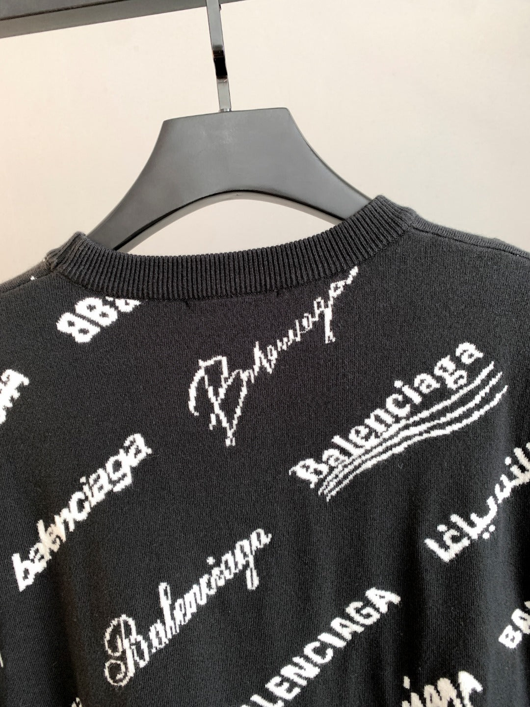 Classic Fashion Sweater-10059