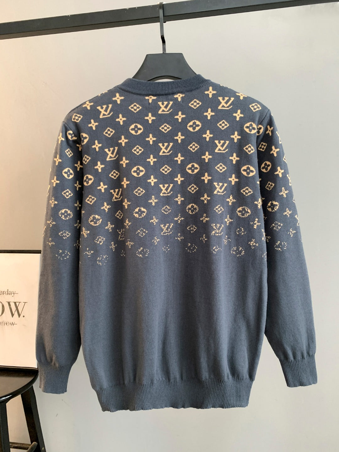 Classic Fashion Sweater-10064