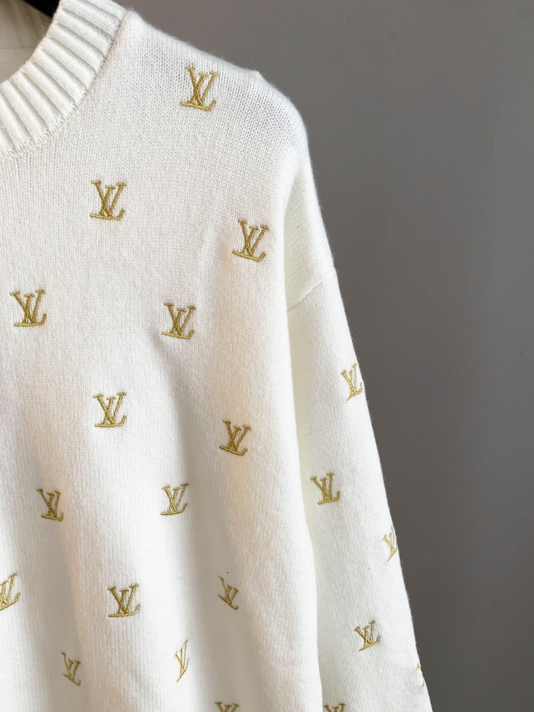 Classic Fashion Sweater-10083