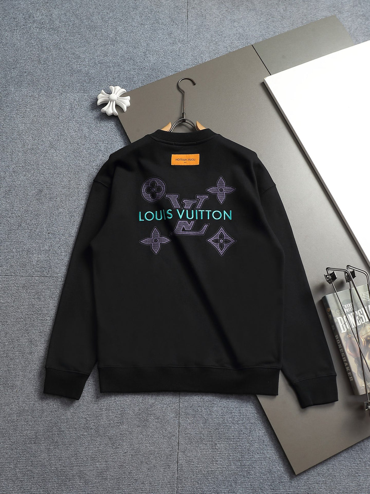 Classic Fit Hoodie-10011