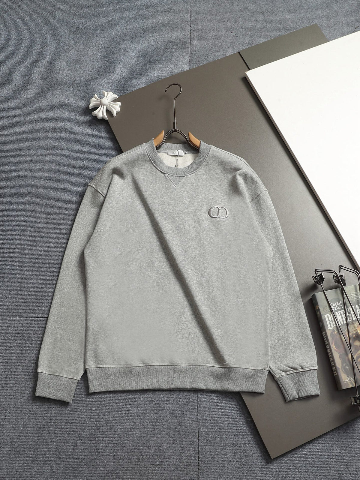 Classic Fit Hoodie-10016