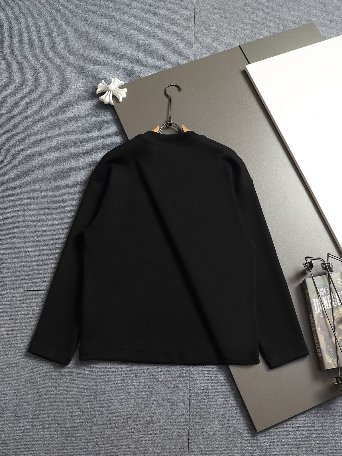Classic Fit Hoodie-10017