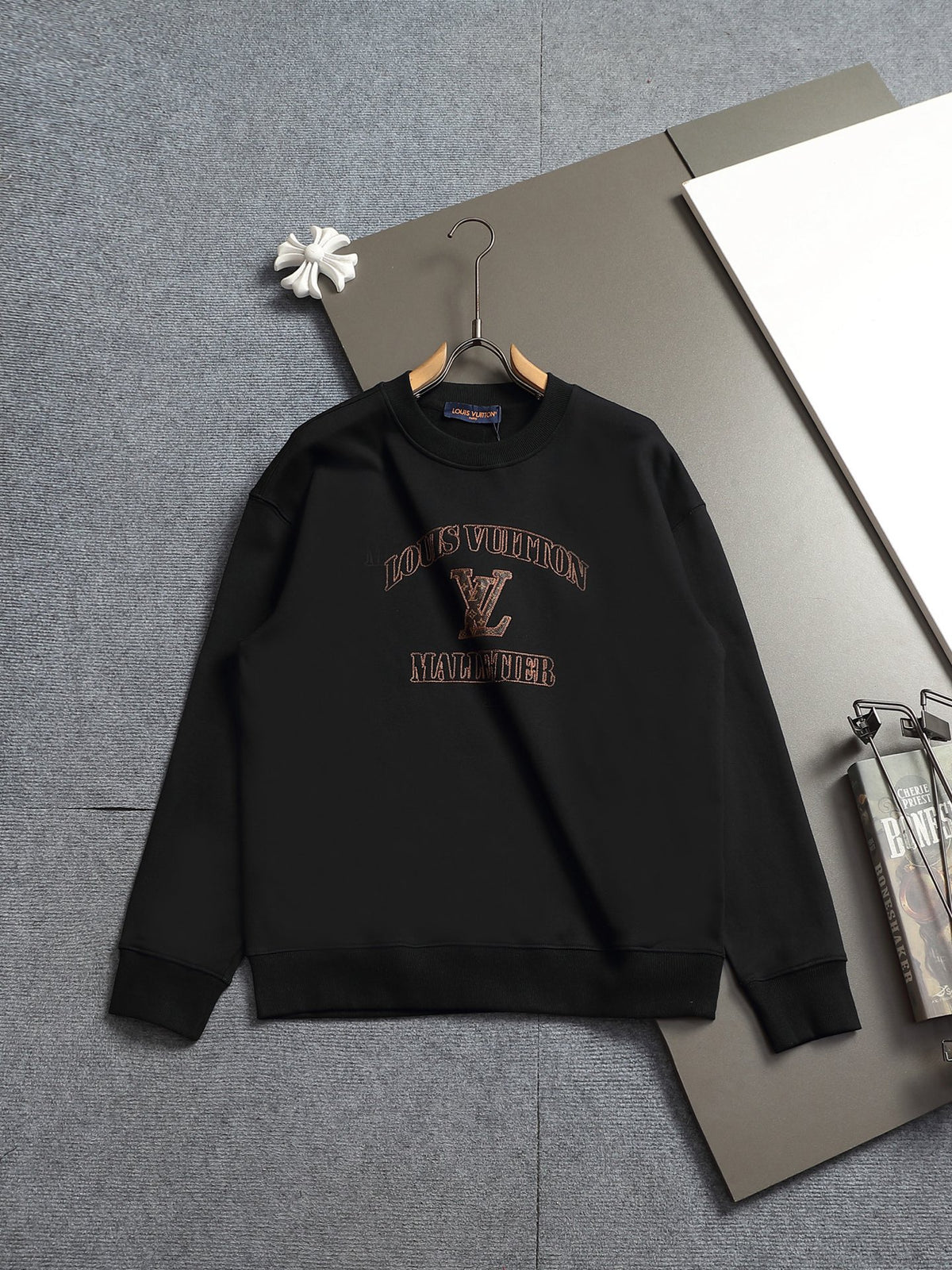 Classic Fit Hoodie-10019