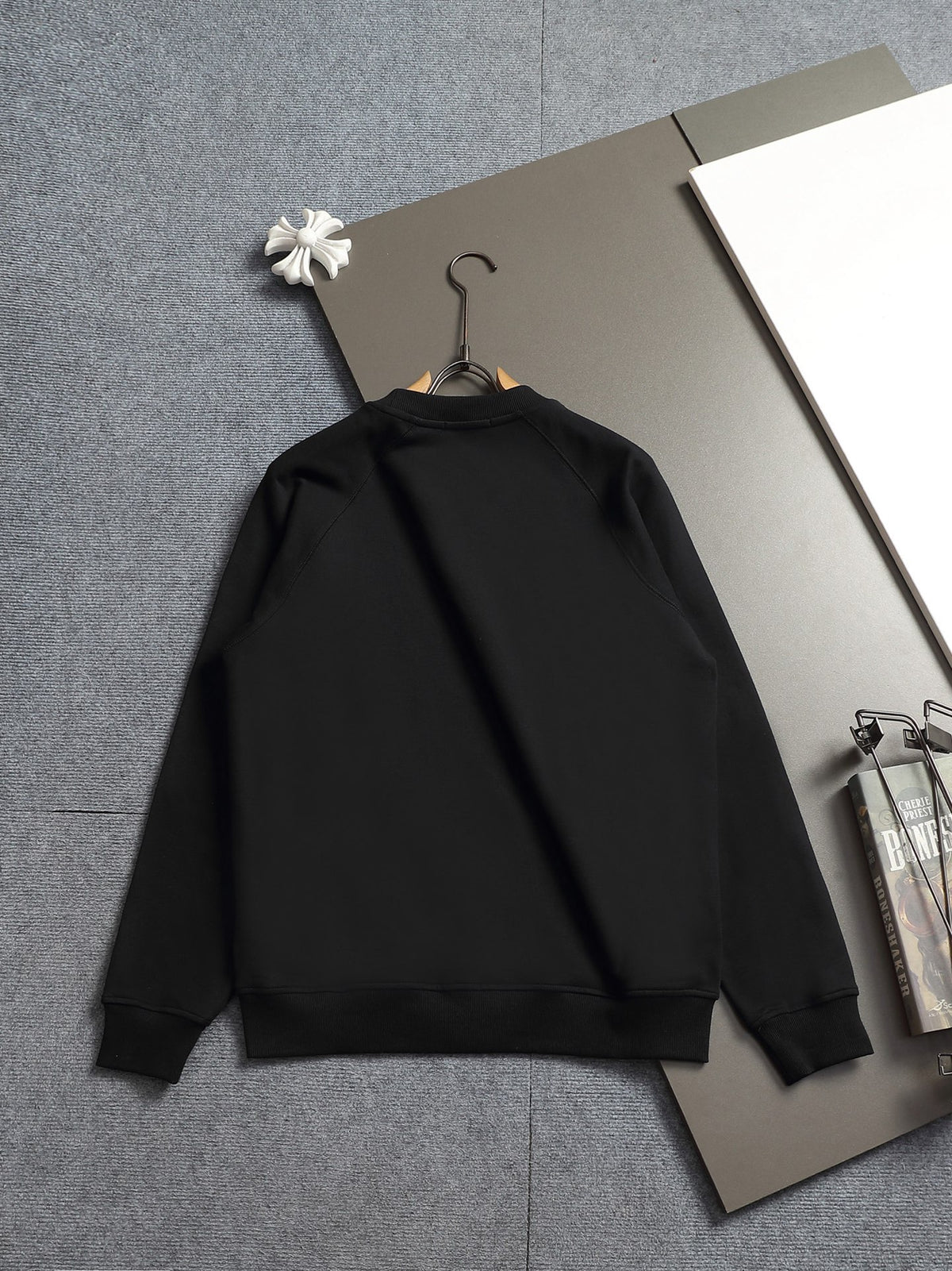 Classic Fit Hoodie-10023
