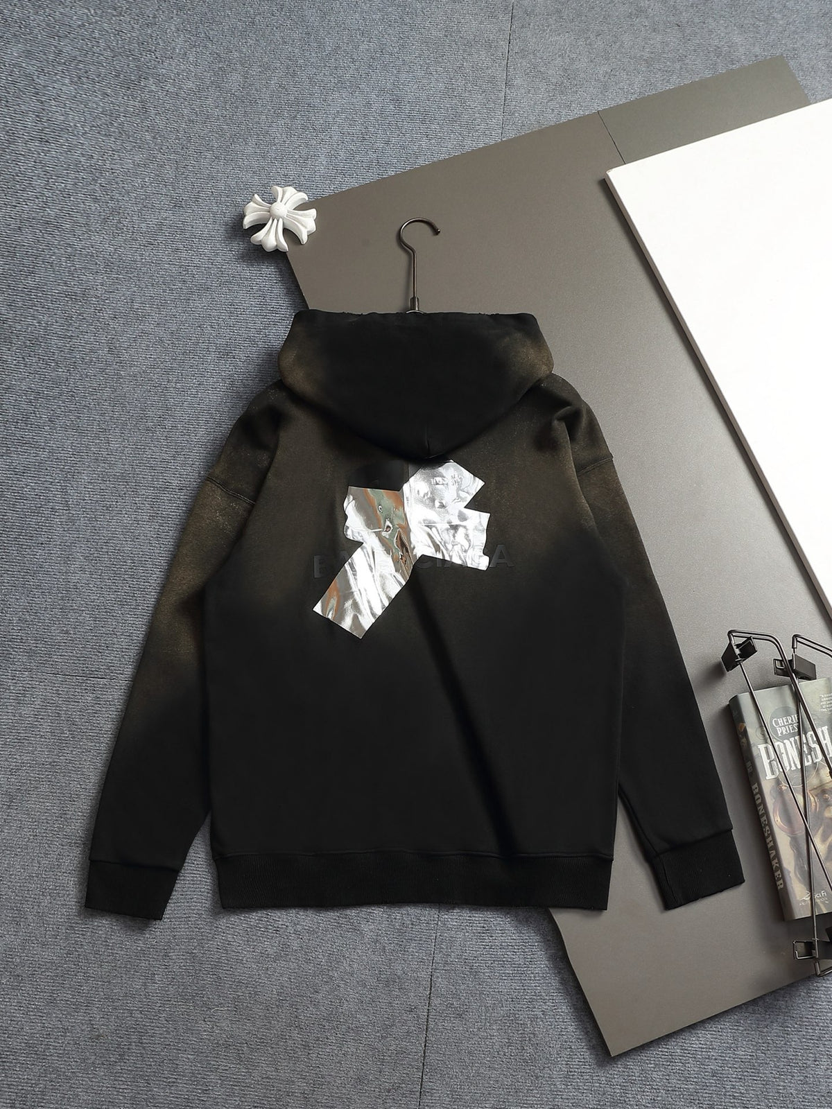 Classic Fit Hoodie-10040