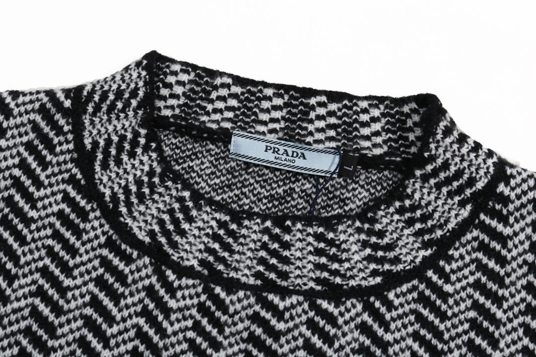 Classic Fashion Sweater-10095