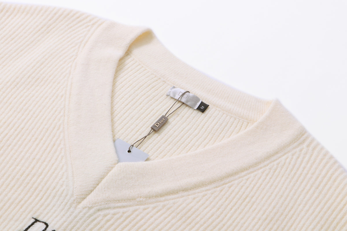 Classic Fashion Sweater-10103