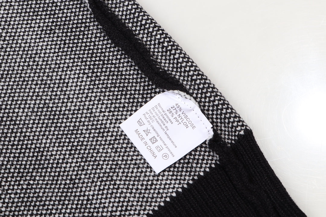 Classic Fashion Sweater-10196