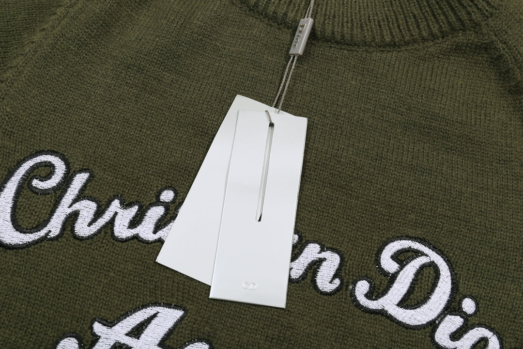Classic Fashion Sweater-10305